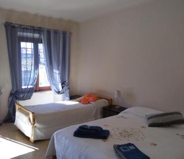 Cascinette d'Ivrea Lit Et Petit-Déjeuner | BeB Infamiglia