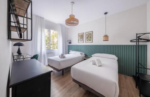 El Baix Guinardo Appartement | BeBarceloner Eixample Apartments- 4 bedrooms
