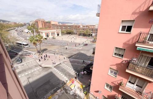 Porta Appartement | BeBarceloner Sant Andreu Apartments - 3 bedrooms