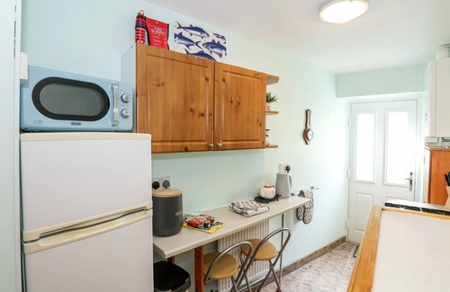 Sheringham Cottage | BECK COTTAGE, romantic, character holiday cottage in Sheringham
