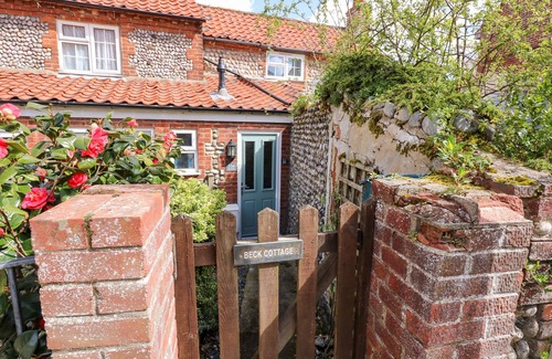 Sheringham Cottage | BECK COTTAGE, romantic, character holiday cottage in Sheringham