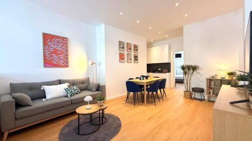 Berg am Laim Appartement | BeckHomes Munich, 210 QM, 20 Guests, 7 BR, 3 stylish central separable apartments or one large unit