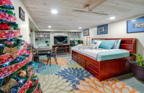 Beckley Appartement | Beckley Studio with Private Hot Tub and Home Gym!
