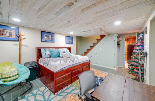 Beckley Appartement | Beckley Studio with Private Hot Tub and Home Gym!