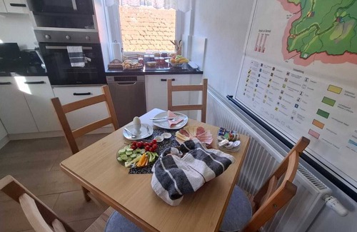 Unserfrau-Altweitra Lit Et Petit-Déjeuner | Bed and breakfast Alte Volksschule Heinrichs near Weitra