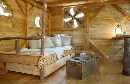 La Chapelle-aux-Naux Maison | Cabane du pêcheur : cabane dans les arbres de charme avec SPA en bords de Loire