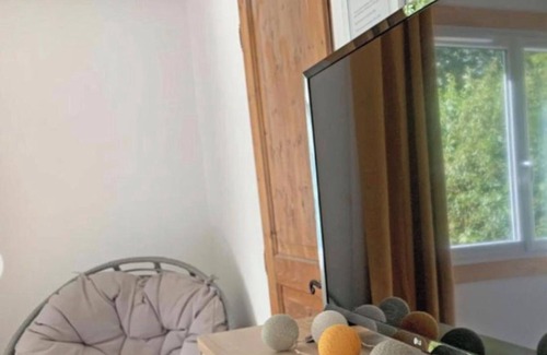 La Salvetat-sur-Agout Maison | Bed and breakfast 'Les Tables Aux Vaches Raviège' with Shared Terrace, Wi-Fi and Air Conditioning