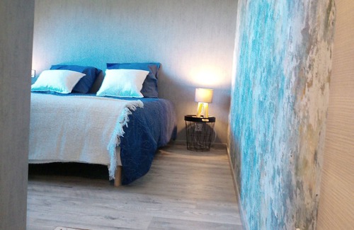 Les Cotes de Corps Lit Et Petit-Déjeuner | Chambre d'hôtes 'La Chambre De L'Obiou 1' avec vue sur le lac, jardin commun et Wi-Fi