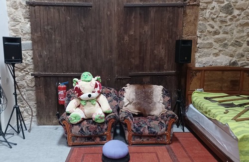 Gilhoc-sur-Ormeze Lit Et Petit-Déjeuner | Bed and breakfast La Rouveure