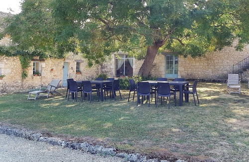 Conne-de-Labarde Lit Et Petit-Déjeuner | Bed and Breakfast "The Source"