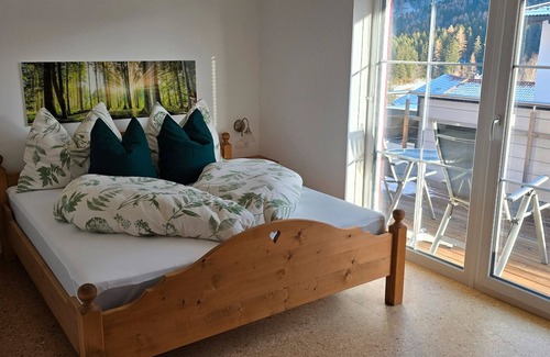 Wenns Lit Et Petit-Déjeuner | Chambre d'hôtes "Alpenblick" avec vue sur la montagne, terrasse partagée et Wi-Fi