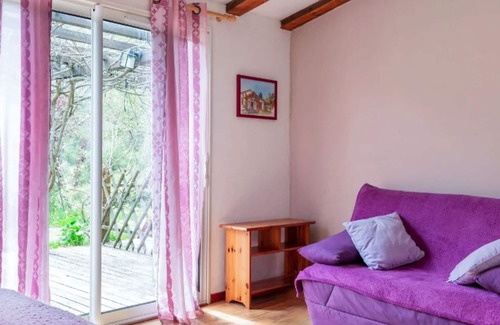 L'Epine Lit Et Petit-Déjeuner | Bed and Breakfast 'Ancolie' with Private Terrace, Shared Garden and Wi-Fi