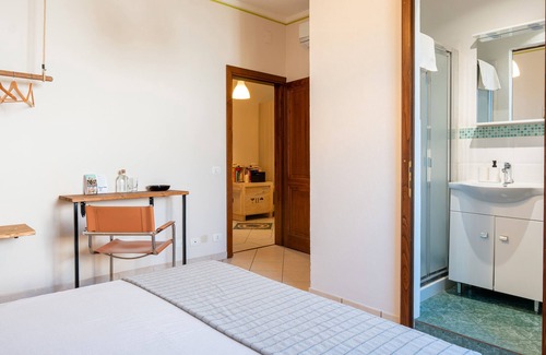 San Pietro a Cegliolo Lit Et Petit-Déjeuner | Bed and Breakfast 'Camera 5' with Shared Terrace, Wi-Fi and Air Conditioning