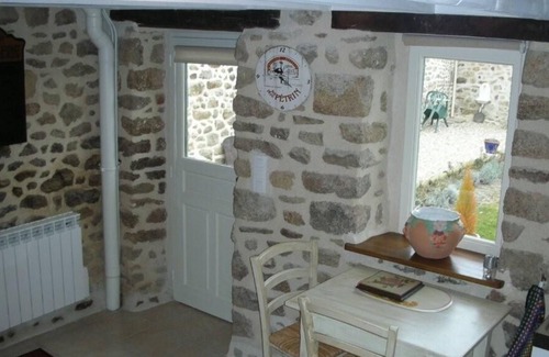 Naillat Maison | Meublé de tourisme en chambre d'hôtes ou gîte capacité 2 ps. voir les détails...
