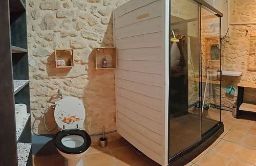 Mazeres Lit Et Petit-Déjeuner | Chambre d'hôtes 'Chambre D'hôtes De La Hulotte' avec piscine partagée, Wi-Fi et climatisation