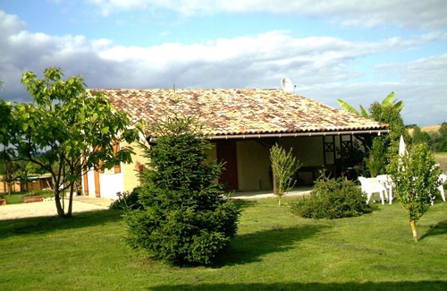 Monclar Cottage | GITES 3*** proche PERIGORD au coeur de la nature piscine chauffée mini ferme