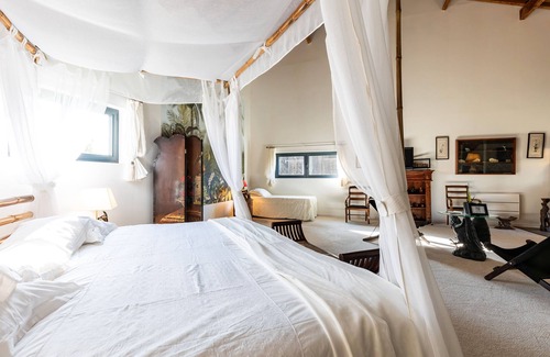 Bazas Lit Et Petit-Déjeuner | Bed and Breakfast 'Le Palmier Exotique' with Shared Pool, Shared Terrace, and Wi-Fi