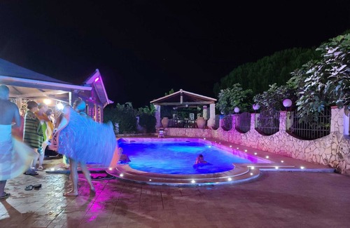 Arcavacata Lit Et Petit-Déjeuner | Chambre d'hôtes "Mucca - La Cantina Del Contadino" avec piscine partagée, terrasse partagée et Wi-Fi