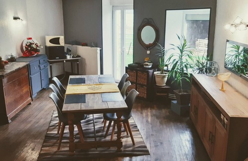 Robecourt Lit Et Petit-Déjeuner | Bed and breakfast on a farm close to the freeway.