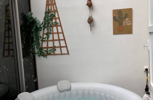 Troyes Appartement | ~Bed & Bulles~SPA privé~Pause détente romantique~