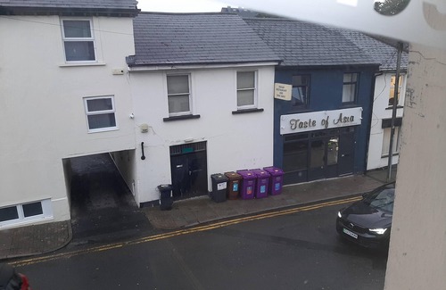 Newport Appartement | Bed, Contl Breakfast, Newport, Wales, Near Train