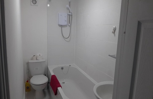 Newport Appartement | Bed, Contl Breakfast, Newport, Wales, Near Train