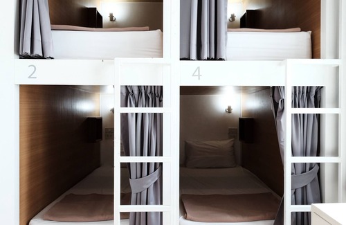Lak Si Hôtel | Bed in 6-bed Female Dorm Shared Bathroom With a Shared Social Area