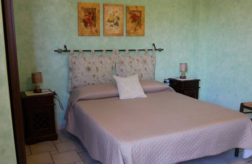 Bacu Abis Maison | B&B Del Viale / salle de bains privative, idéal pour 2/3 personnes.