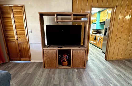 Tucson Maison | Bedroom has 2 twin beds