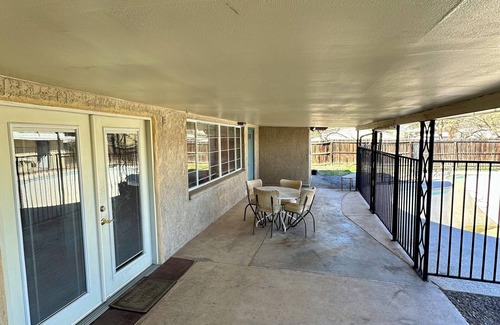 Tucson Maison | Bedroom has 2 twin beds
