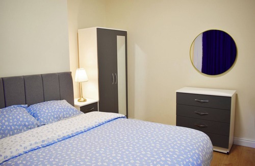 Birmingham Appartement | Bedroom in Apartment Walkable china town