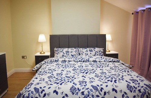 Birmingham Appartement | Bedroom in Apartment Walkable china town