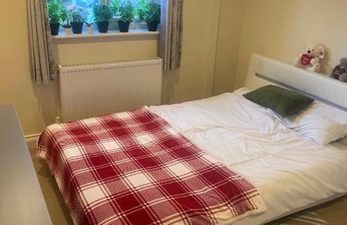 Cheshunt Maison | Bedroom in Cheshunt 1 Month Minimum Stay