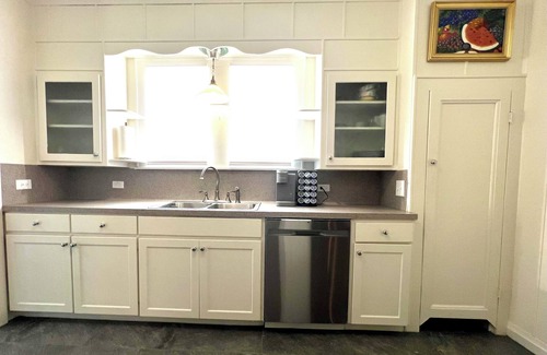 Brenham Maison | BEE in BRENHAM Holiday Cottage - Premium location walking distance to downtown