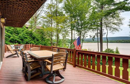 Drums Maison | Beech Mt Lakefront Gem! Hot Tub, Kayaks, Billiards