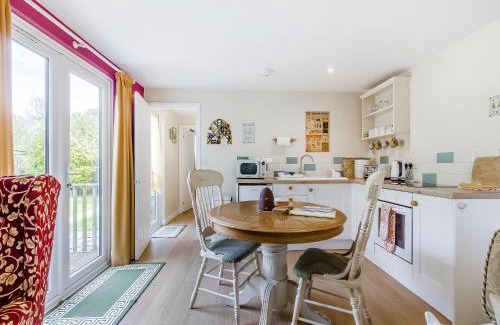 Reepham Maison | Beekeeper's Cabin