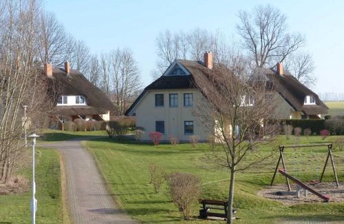 Puddemin Maison | Behagliches Reetdachhaus Eibe 1