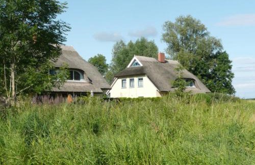Puddemin Maison | Behagliches Reetdachhaus Eibe 1