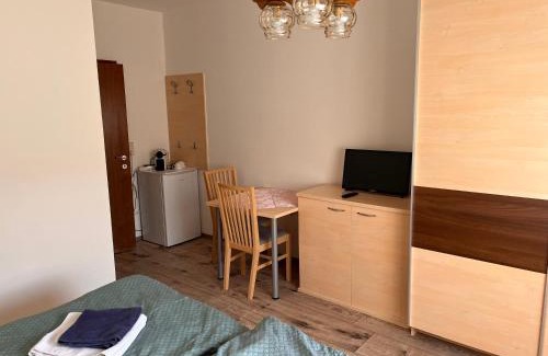 Bad Deutsch-Altenburg Maison | Beherbergungsbetrieb Madle