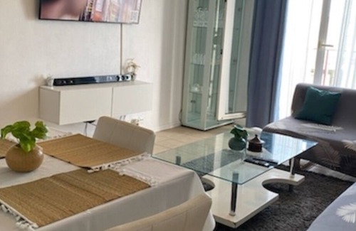 La Chapelle-Saint-Luc Appartement | Bel Appartement Sécurisé, Calme et Sans Vis-à-vis, Proche de Toutes Commodités