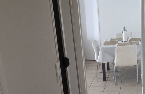 La Chapelle-Saint-Luc Appartement | Bel Appartement Sécurisé, Calme et Sans Vis-à-vis, Proche de Toutes Commodités