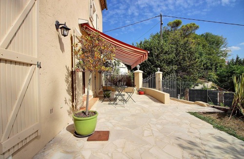 Les Baraques Maison | Un havre de paix au cœur de Mougins