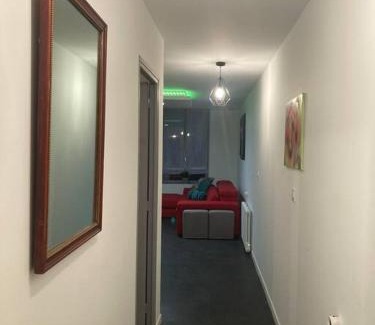 Sedan Appartement | Bel appart stylé avec jacuzzi