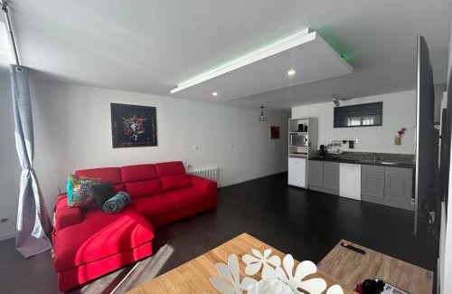 Sedan Appartement | Bel appart stylé avec jacuzzi