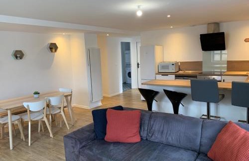 Paroisse Le Finage Appartement | Bel Appartement Climatisé au cœur du village