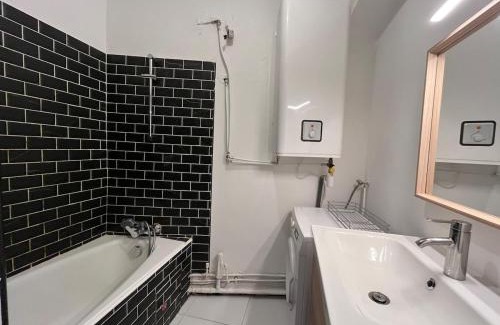 La Conception Appartement | Bel appartement climatisé avec balcon en centre-ville