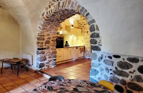 Aubenas Appartement | Bel appartement en sud Ardèche au bord de la rivière