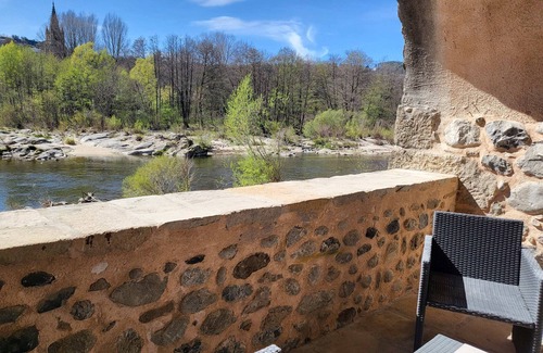 Aubenas Appartement | Bel appartement en sud Ardèche au bord de la rivière