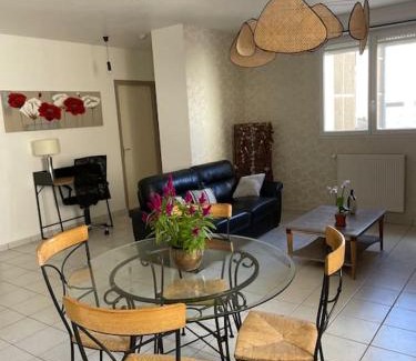 Vesoul Appartement | Bel appartement proche gare - WiFi - parking