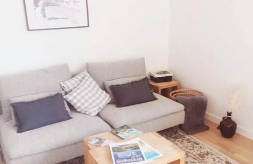 Brequigny Appartement | Bel Appartement Proche Toutes Commodités + Parking